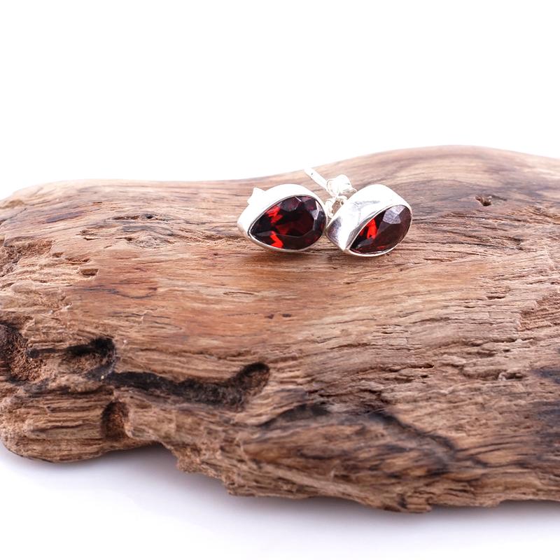 Anting Stud Wanita Perak Asli 925 Terbium Red Garnet Githa 4