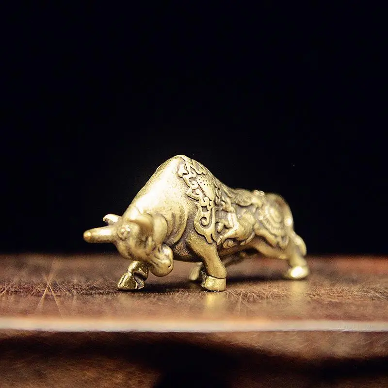 BANTENG PERJUANGAN PDI MINIATUR HIASAN