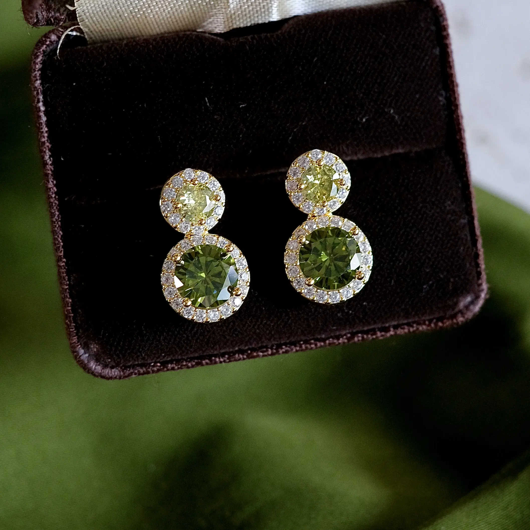 Vintage elegant olive green zircon full diamond stud earrings earclips