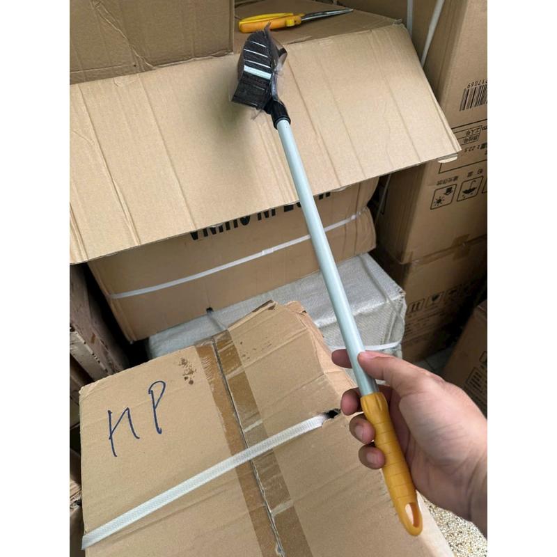 Bàn chải nhà vệ sinh ĐẦU ĐEN, cọ tolet không góc chết 005 tay cầm dài treo tường 4