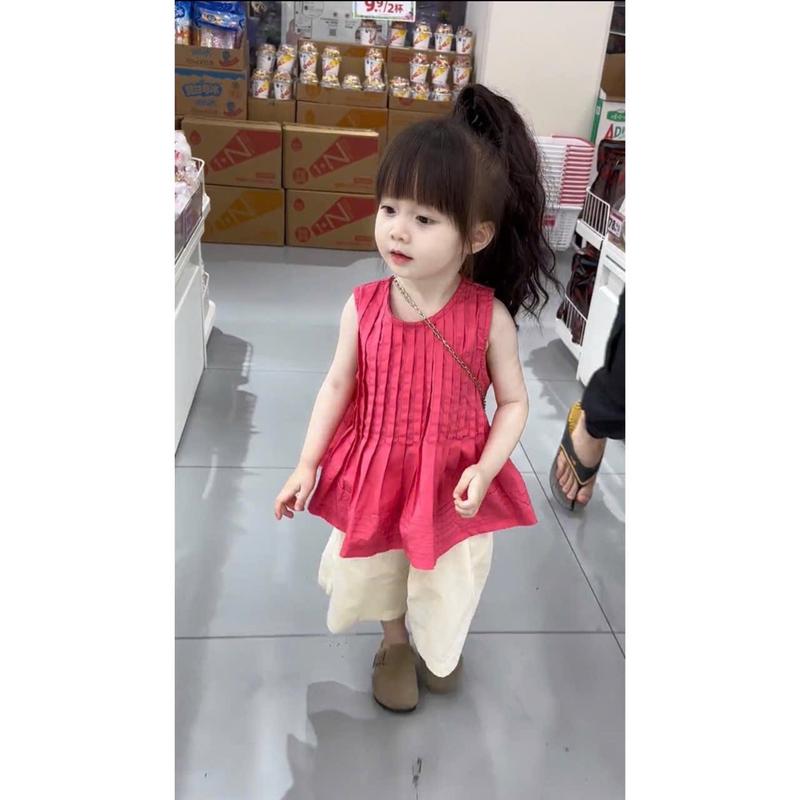 [ yếnnhi - B27] sét bộ cho bé gái mặc mùa hè , cho bé từ 10 đến 30 kg . Áo thô mát kèm quần kaki óng đẹp . 1