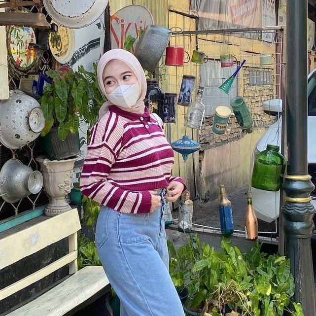 Kalya Polo Crop Lengan Panjang Garis-Garis 1