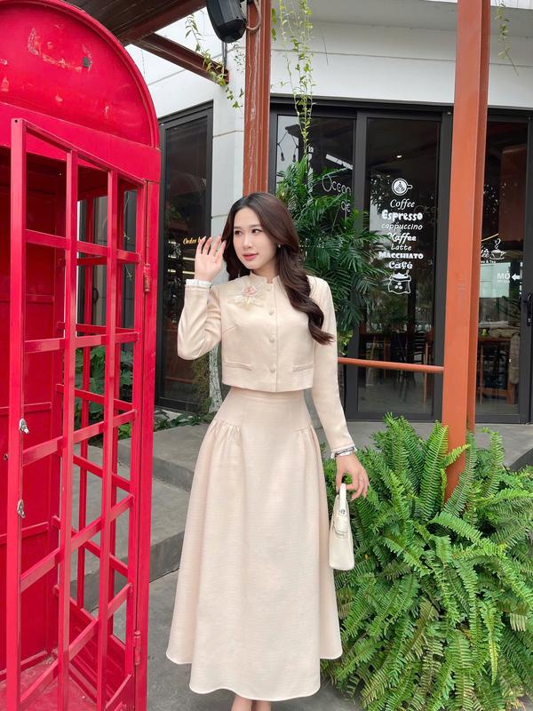 Sét Váy thiết kế Ella Design dạ texture 2 chi tiết Áo được làm 2 lớp chân váy xòe 2 lớp phù hợp cho thời tiết thu đông và mặc công sở dự tiệc hay đi cafe đều hợp Nữ Women Dress B55