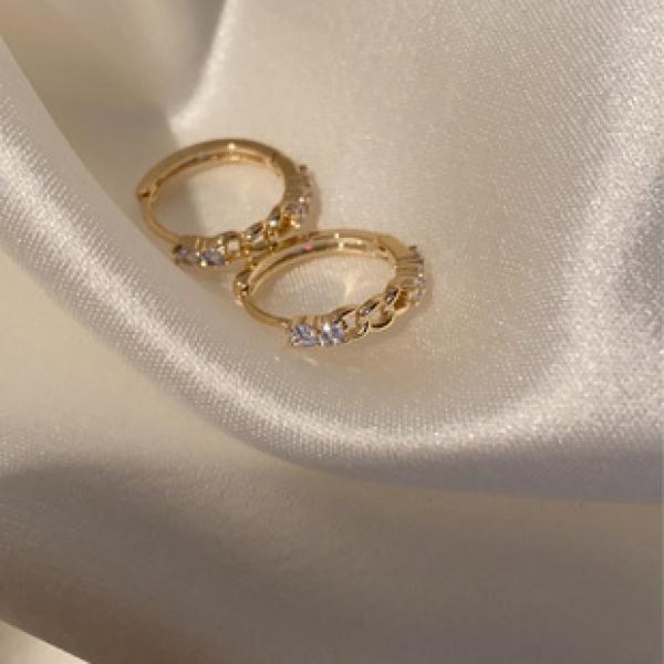 Product Introduction of S925 Silver C- Shaped Earrings Female South Korea Elegant High Sense Online Red Light Surface Ear Ring Ins Niche 2022 New Fashion 27