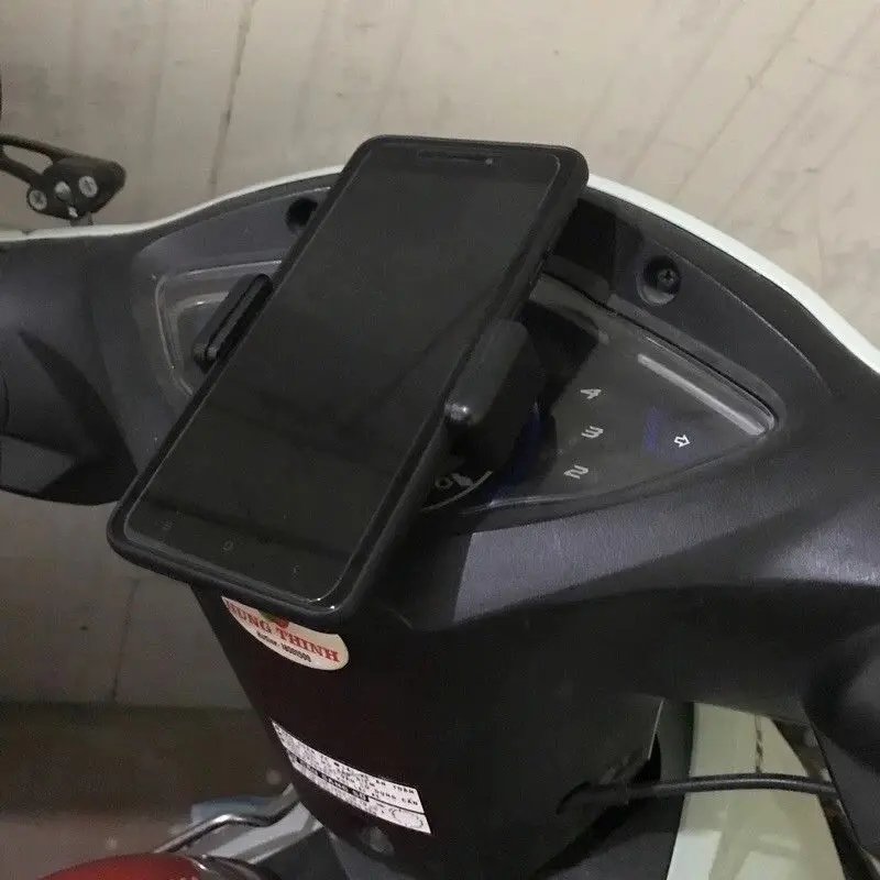 Kẹp điện thoại xe máy kèm miếng keo dán Kem Phụ Kiện Phone