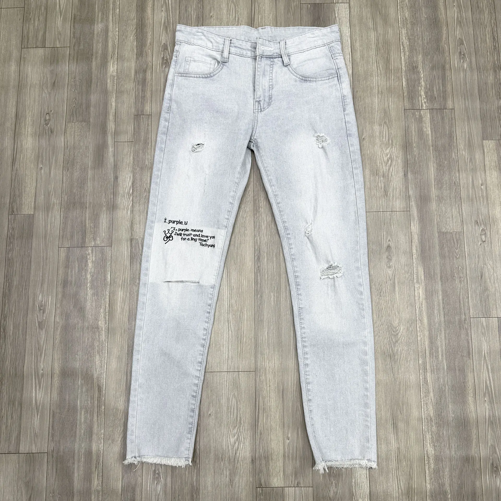 Quần jean nam xanh nhạt phối trắng gối thêu chữ thời trang Menswear Pants