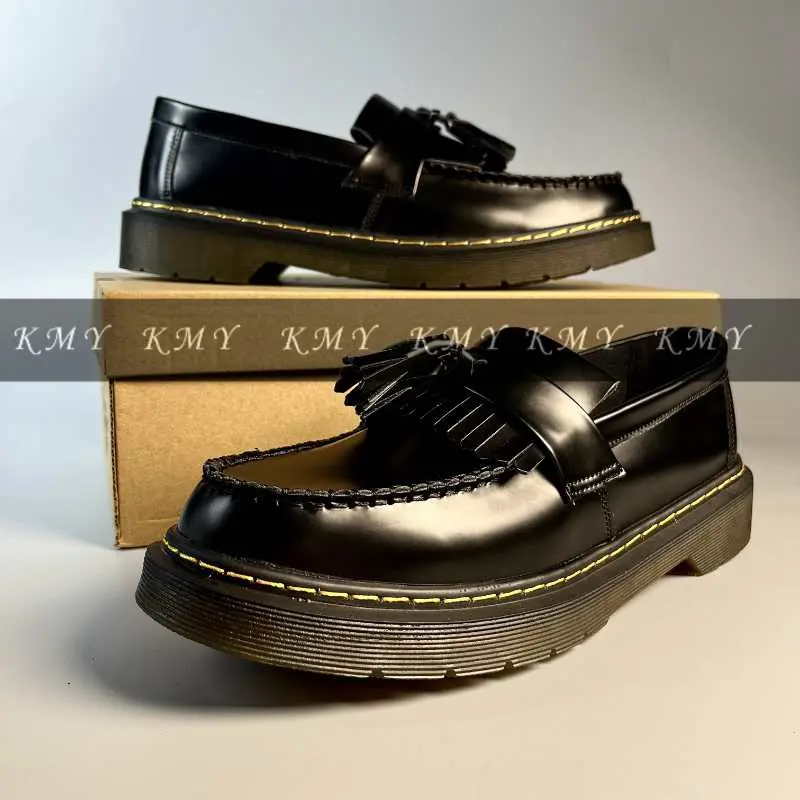 2024 KMY new arrived couple loafers British style men cowhide leather loafers high quality men black tassel leather shoes