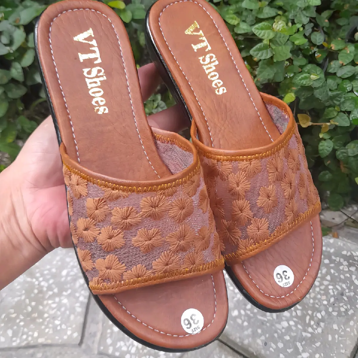 Dép Quai Ngang Nữ Đế 3cm, Dép Lưới Trung Niên Thêu Hoa Mai Mang Êm Thoáng Chân .Dép Lê  Nữ . Mã số BLB.