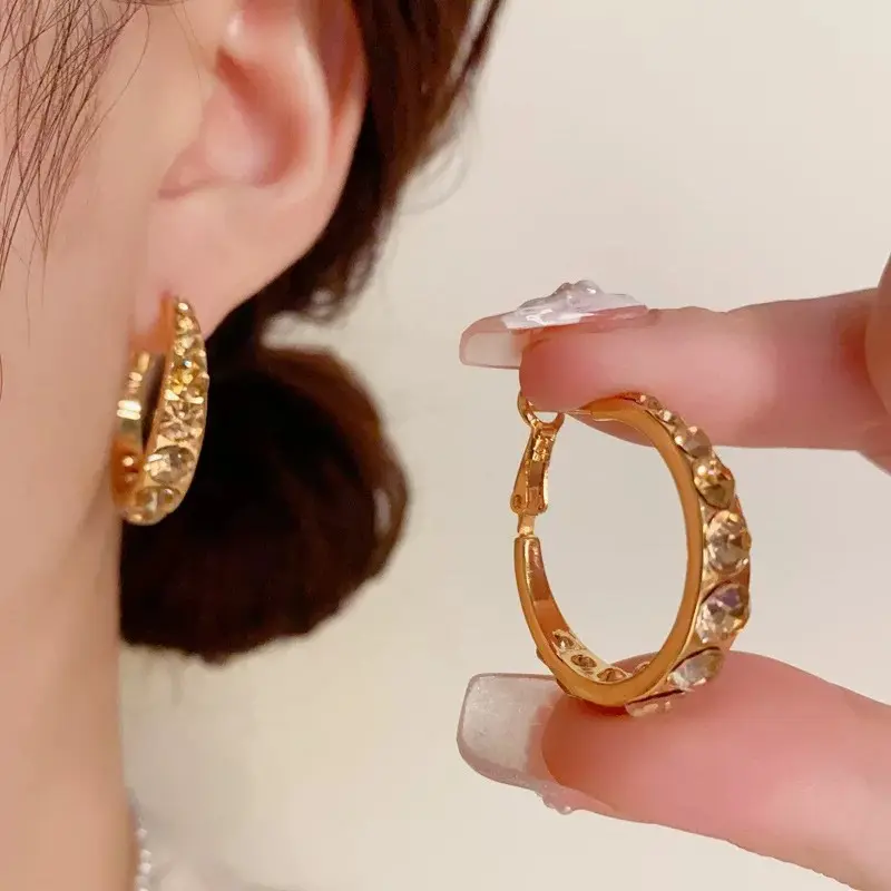 Vòng tai đeo nữ，Khuyên Tai Tròn, Dành Cho Nữ, Phong Cách Cổ Điển Thanh Lịch, Dễ Phối Đồ, Thời Trang Mới, Quà Tặng, 2025