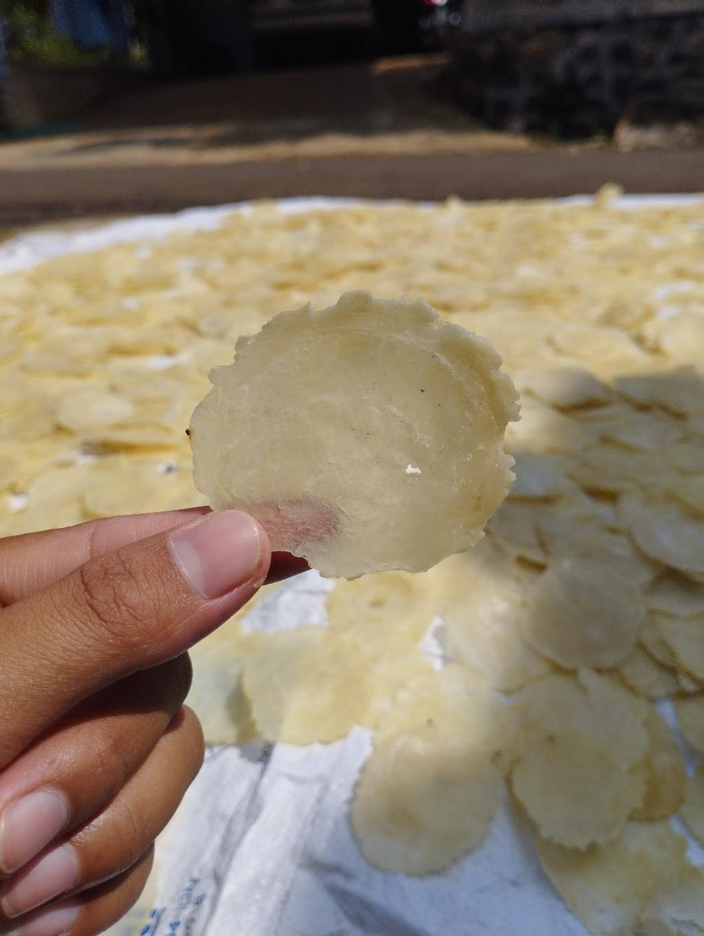 EMPING MELINJO  SUPER TIPIS 1kg kering pasar