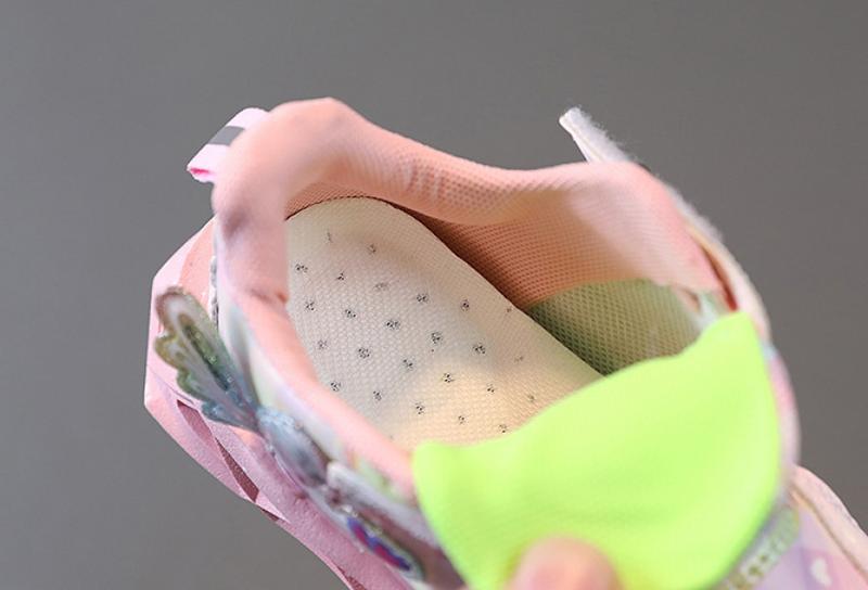 Product Introduction of with Light Girls' Shoes Spring and Autumn New Light Pumps Leather Fashionable Children's Sneakers Toddler Children Teens Princess Shoes 18