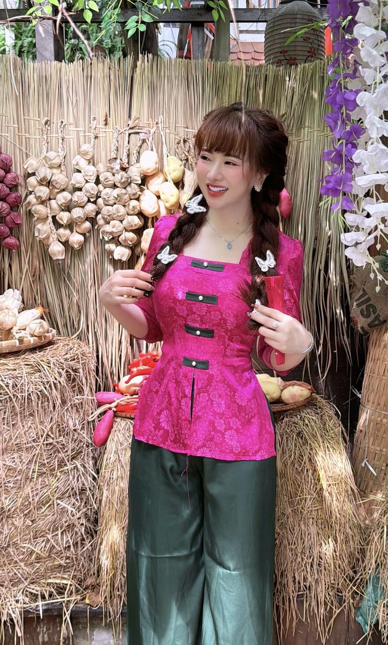 Product Introduction of Bộ Bà Ba Cổ Vuông 40-80 Kí Áo Gấm Quần Latin 21