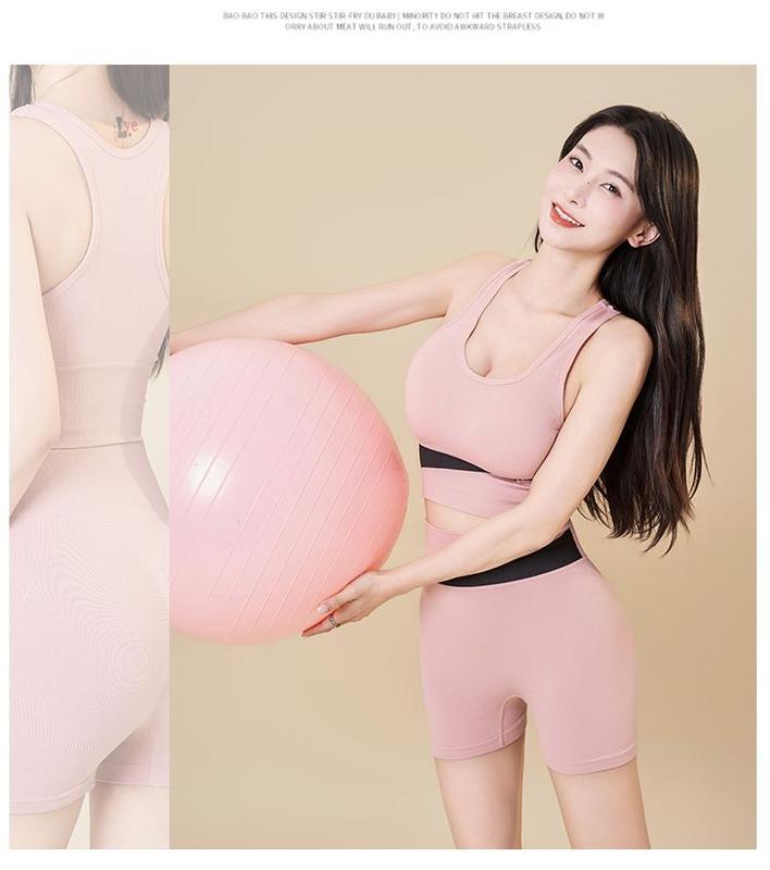 Product Introduction of New Women's Contrast Color Yoga Clothes Suit Girls Quick-Drying Running Outfit Suit Outer Wear Yoga Clothes with Chest Pad 15