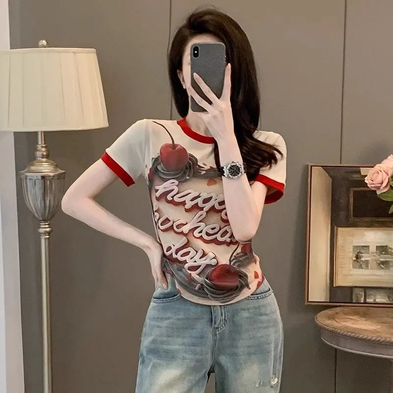 Áo Phông Ngắn Tay Phổ Biến Cho Phụ Nữ, In ngắn Và Đơn Giản, Ôm Sát, Ngọt Ngào Và Dễ Phối Đồ Áo Thích Hợp, Phong Cách Niche, Người Nổi Tiếng Trên Internet, Hàng Mới Về Mùa Hè