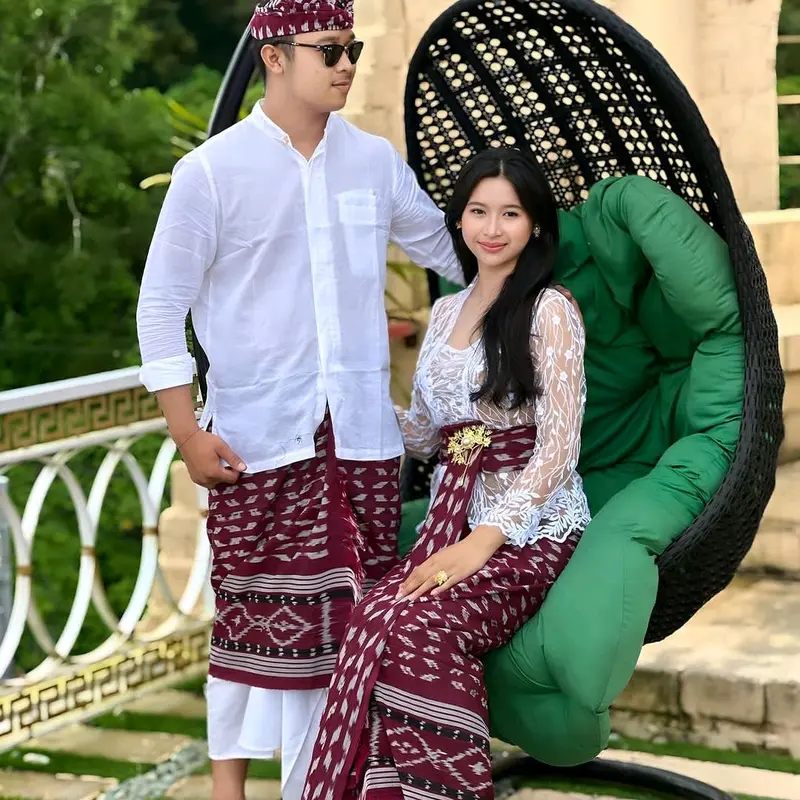 Set Couple Etnik Bali Warna Merah Maroon Viral motif klasik 0