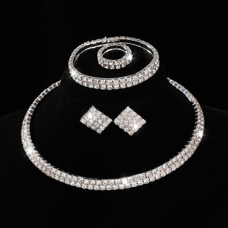 (MUA 1 TẶNG 3) Mua 1 vòng cổ đính full hạt baguette tặng 1 bông tai+1 vòng tay co dãn + 1 nhẫn co dãn cực sang chảnh thích hợp dành cho nữ đi tiệc Mino accessory Women Nhẫn Hoa mn10