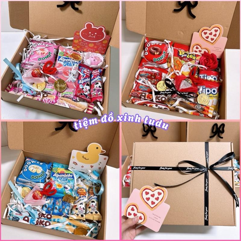  QUÀ TẶNG VALENTINES 14 2 8 3,... - Hộp quà tặng bánh kẹo đồ ăn vặt nhiều màu sắc cho bé iu kèm thiệp dịp Quốc tế thiếu nhi trung thu sinh nhật,... 