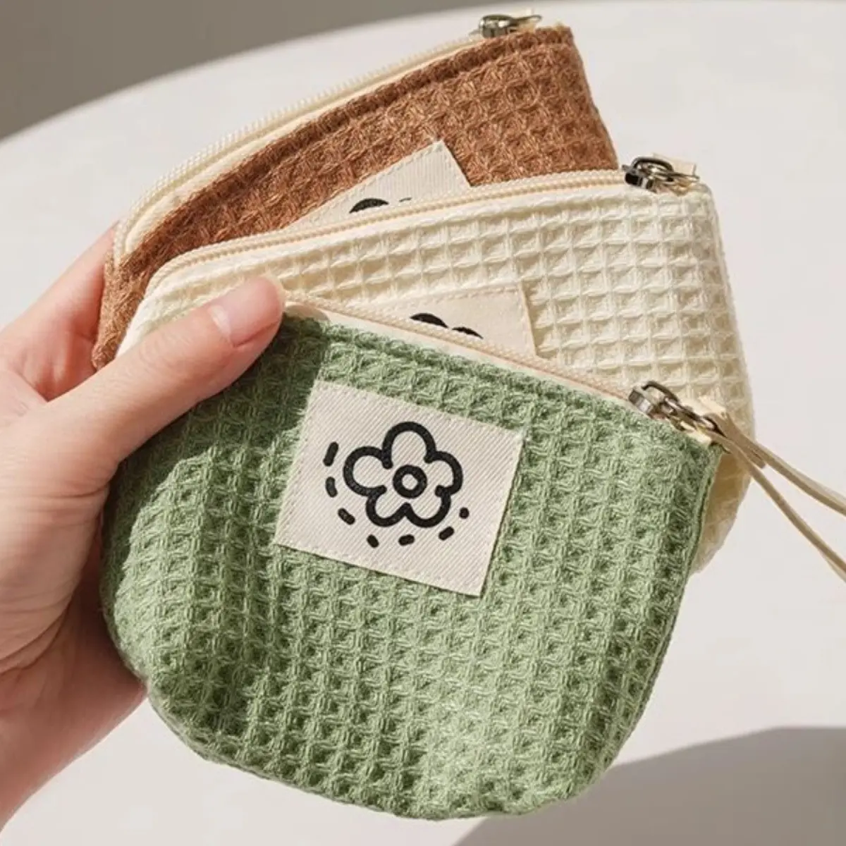 Mini waffle cosmetic bag lipstick coin purse cosmetics ins style portable student Bluetooth headset storage bag