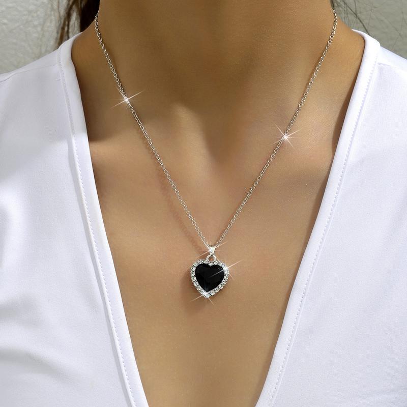 Product Introduction of Fashion Wholesale Heart-Shaped Pendant Necklace Full of Diamonds Cross-Border Best Seller in Europe and America 6