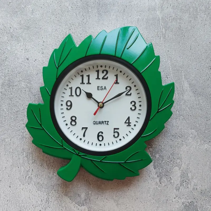 Jam Dinding Minimalis Lucu Unik Bentuk Daun Souvenir Murah Bonus Baterai
