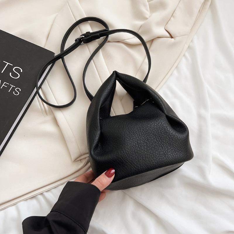 Vintage Solid Colour Pleated Cloud Bags For Women Small Handbags and Purses Female Stylish Shoulder Crossbody Bag 2024 Trend 3