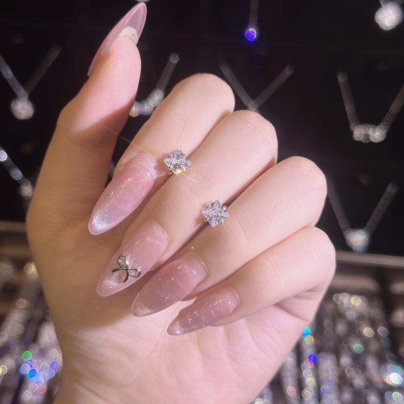 Hoàng Phát Phụ Kiện Bông Tai Bạc Ý 925 Một Hột Vuông 5li Chui Đẩy Xi Kim B003