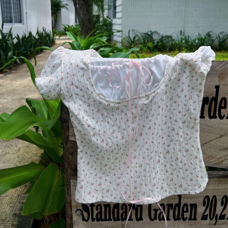 Ashley Top | Áo thun hoa nhí co giãn ôm dáng