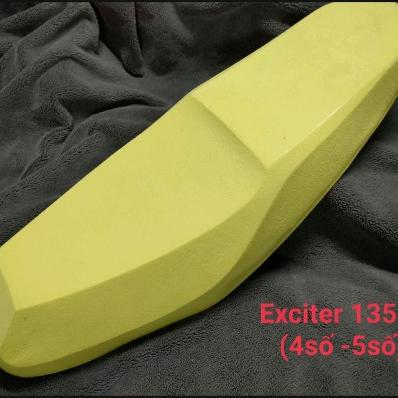 Mút Gọt 2 tầng Exciter 2010 , Exciter 135 (từ 2011). Mút Yên Xe Máy. Nhận gọt theo yêu cầu.