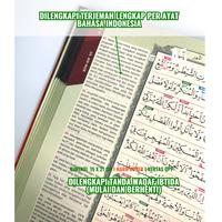 Gambar Al Quran At Tajwid Terjemah Dilengkapi Tanpa Waqaf dan Pelajaran Tajwid A5 Edisi Cover Gold - At Tajwid A5 COVER GOLD dari Griya Sekar Kab. Karanganyar 4 Tokopedia