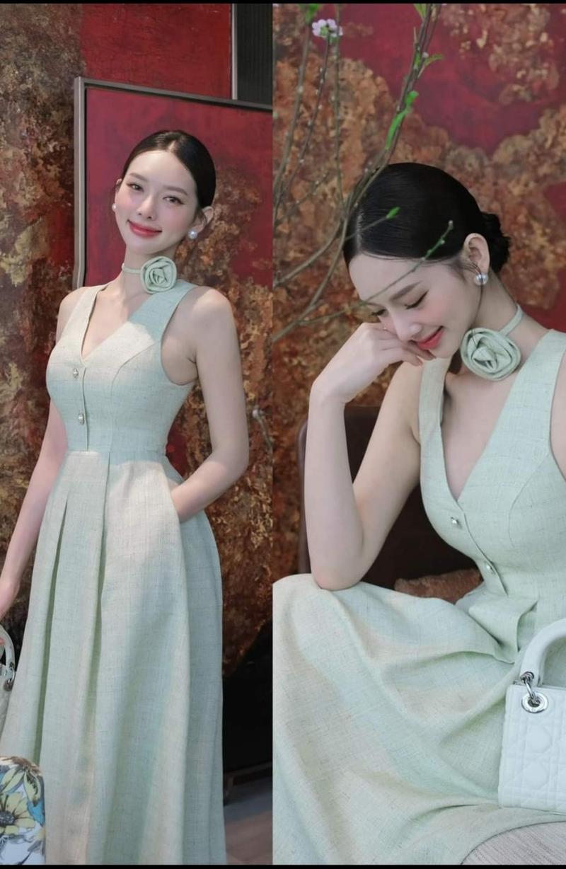 Product Introduction of A47 Đầm Midi cổ V sát nách sang chảnh quý phái Nữ Women Dress 1