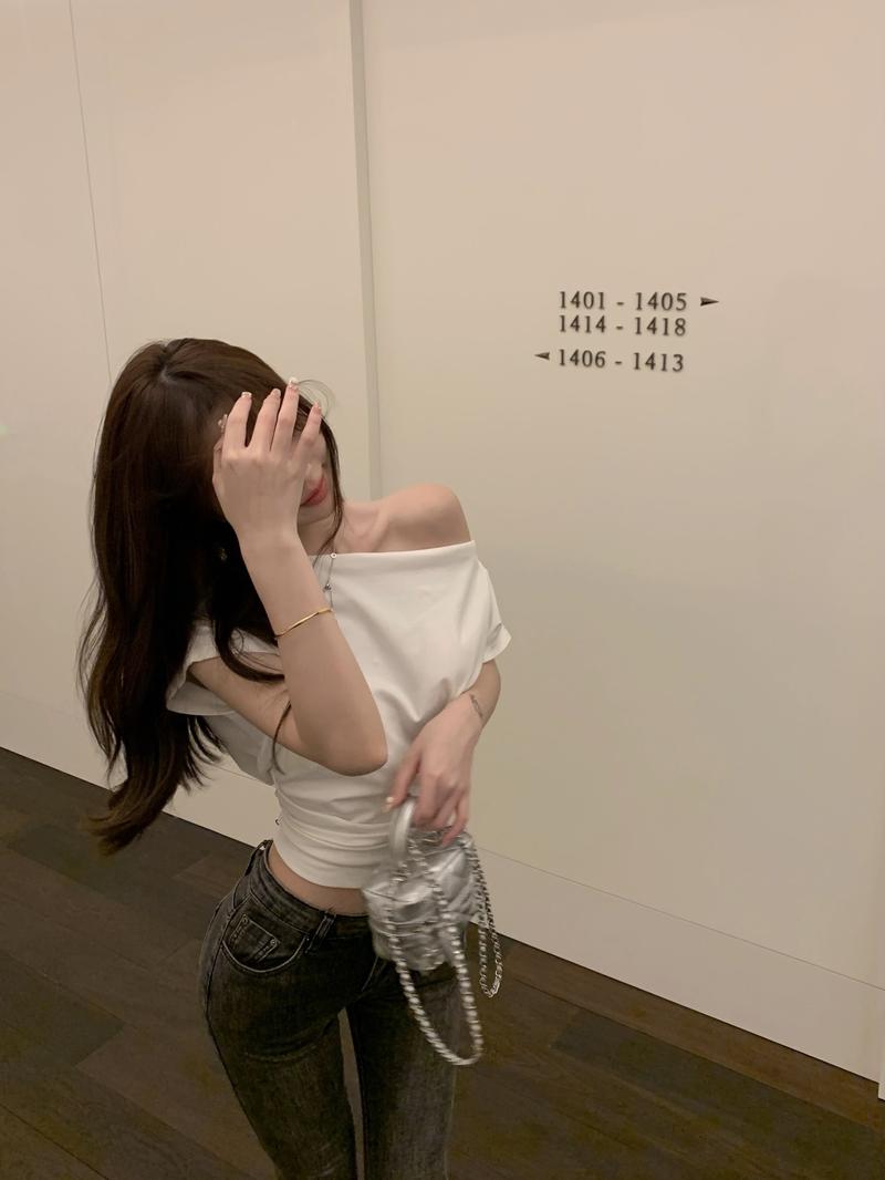 Product Introduction of Skinny Sexy White Y2k Crop Top Women Off Shoulder Spring T-shirt Korean Style Black Blouse Tees 2024 Summer Fashion Clothing 12