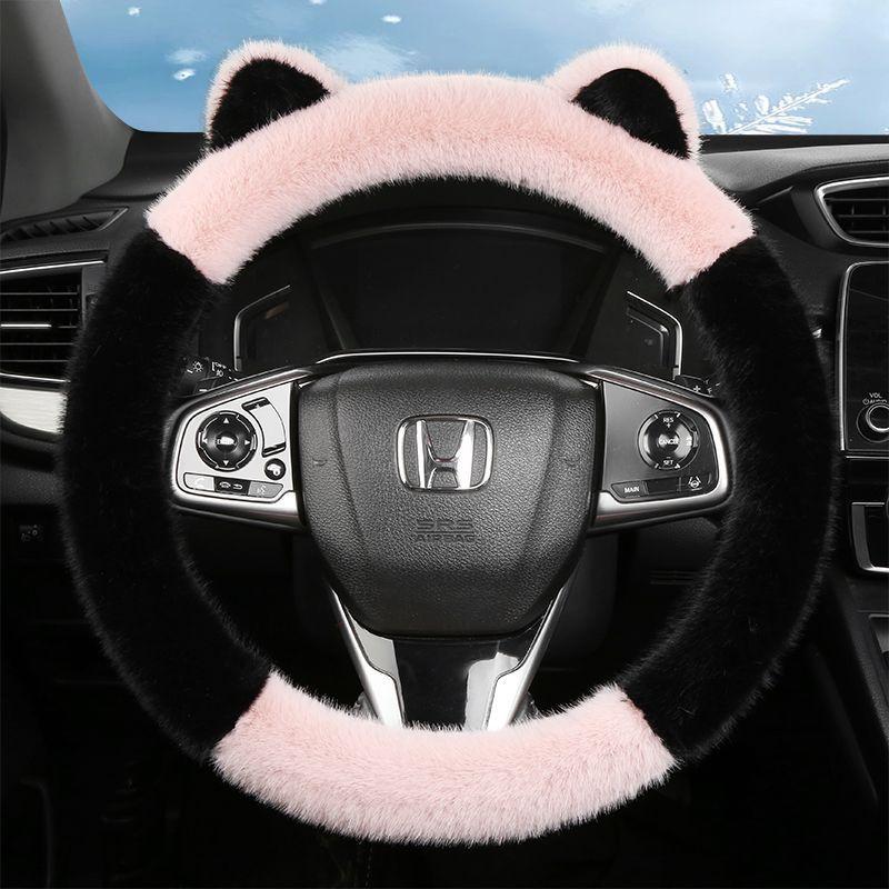 Product Introduction of Bọc Vô Lăng Ô Tô Mùa Đông, Lông Chồn Giả Dễ Thương, Nhồi Bông Ấm Áp, Unisex, Thiết Kế Hoạt Hình, Thích Hợp Cho Người Nổi Tiếng Trên Internet, Bọc Tay Cầm Chống Trượt, Nữ Thần, Năm 2025, Có Sẵn Trong Số 599; 599 3
