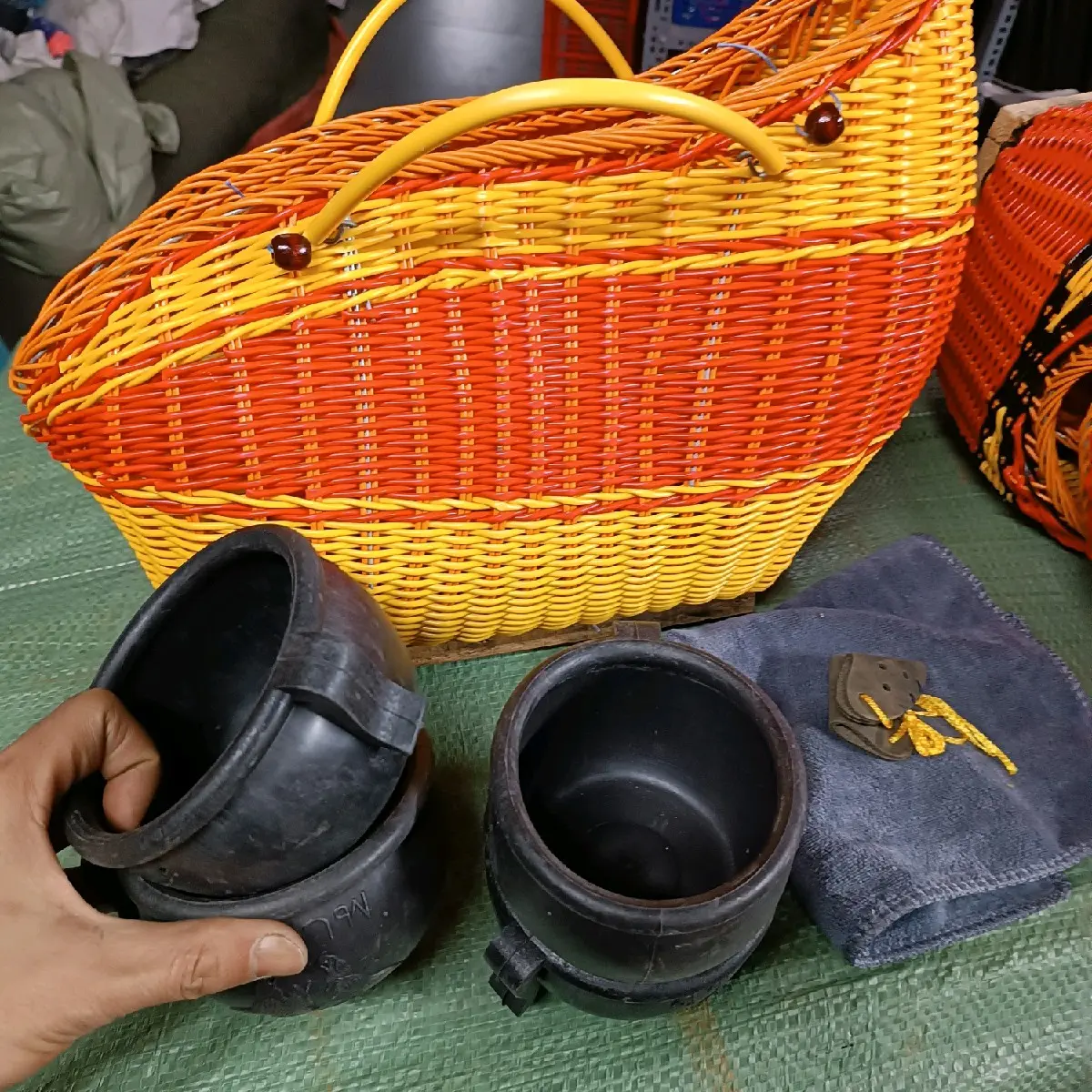 Làn hạt gà chọi tặng 4 cóng cao su+2 bịt mỏ+khăn làm nước víp