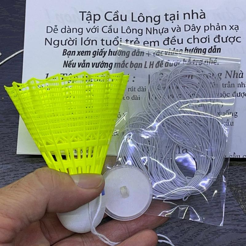 Quả Cầu Lông Nhựa + 2 dây Thun tập phản xạ Vợt Cầu Lông Vợt + Móc