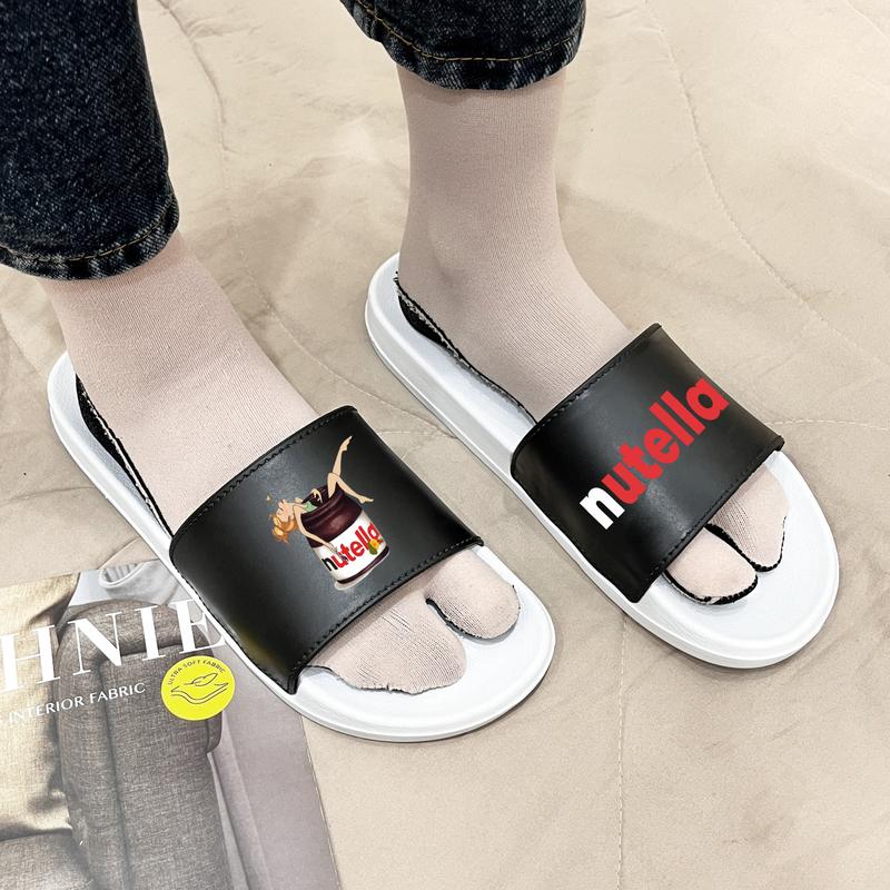 Sandal Slop Jelly Aesthetic Cewek Terbaru Sendal Slip On Luar Ruangan Anti Air Anti Slip 36-44 Shoes Karet Selop Wanita  Elegant size m: 40 - 41 hitam-2 8