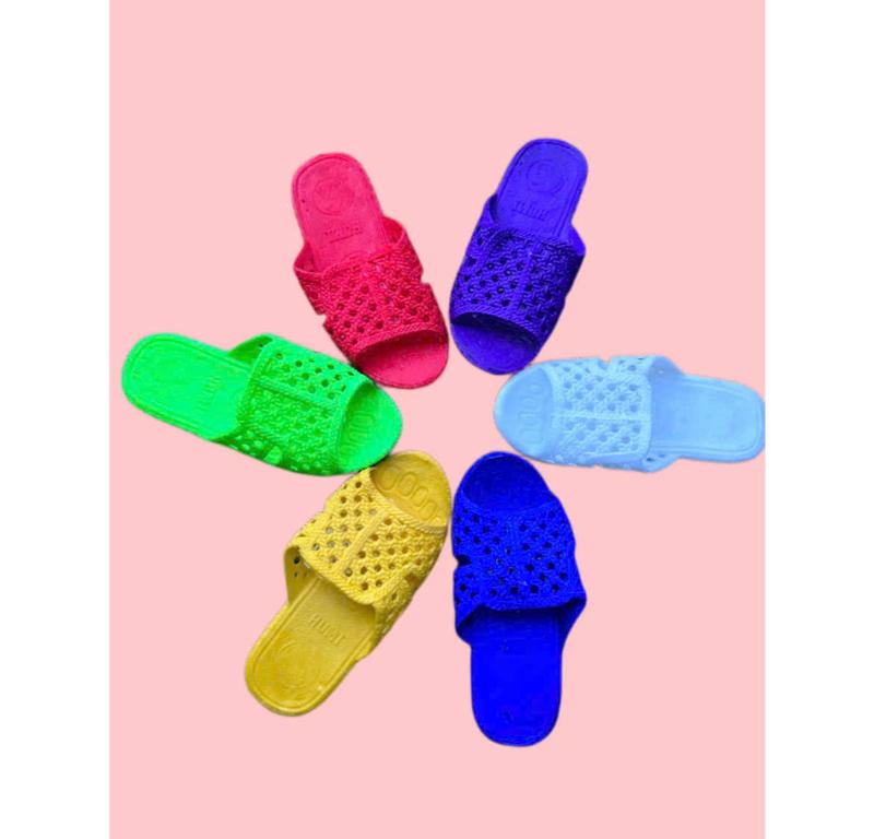  Dép tổ ong cho bé trai bé gái dép tổ ong nhiều màu cho bé . độ tuổi  1-10 tuổi  chống trơn trượt 