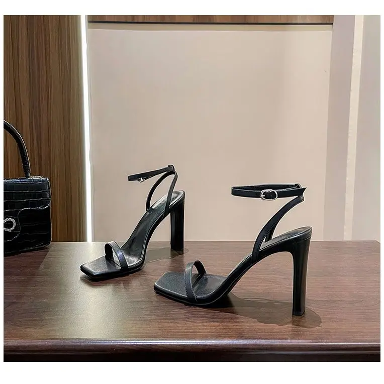 Giày sandal nữ mũi vuông cao 7cm-9cm gót dẹp hàng đẹp sang chảnh trend có 2 màu trắng và đen Mã S47 saziss 8