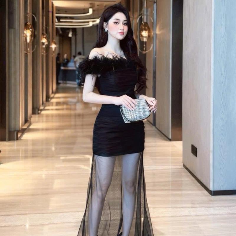 Váy thiết kế trễ vai đính lông phối lưới dáng ôm body dài NQ435