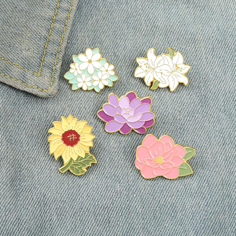 Product Introduction of New Foreign Trade Floral Brooch Elegant Lily Flower Sunflower Oil Painted Brooch Anti-Exposure Buckle Wholesale 10