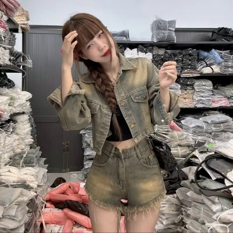 Quần short đùi jean nữ lưng cao rách tua bụi vàng 2