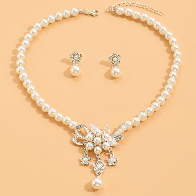 Product Introduction of 1Set Women Necklace Beaded Glossy Faux   Embedded Flower Bride Necklace Stud Earrings Kit 14