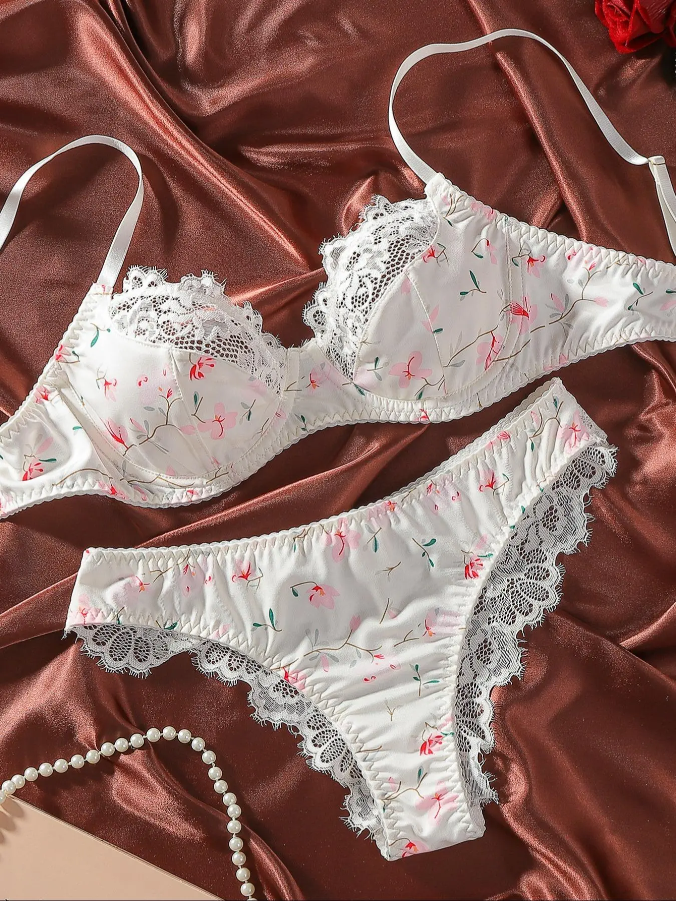 Women's Floral Print Contrast Lace Underwire Bra & Panty Two-piece Set, High Stretch Adjustable Strap Unlined Bra & Scallop Trim Panty, Lingerie Set for Women Of All Seasons