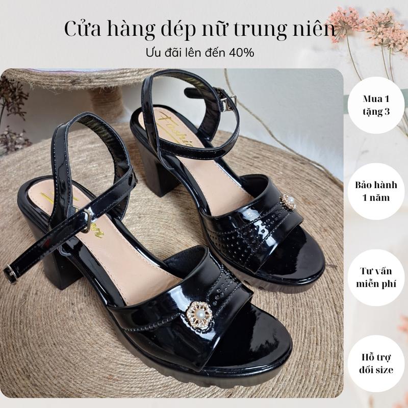   ƯU ĐÃI LỚN    Guốc nữ trung tuổi thiết kế phần quai bóng chấm bi kết hợp với bông hoa hạt ngọc cao 7 cm  đế chống trơn trượt DéP Shoes 