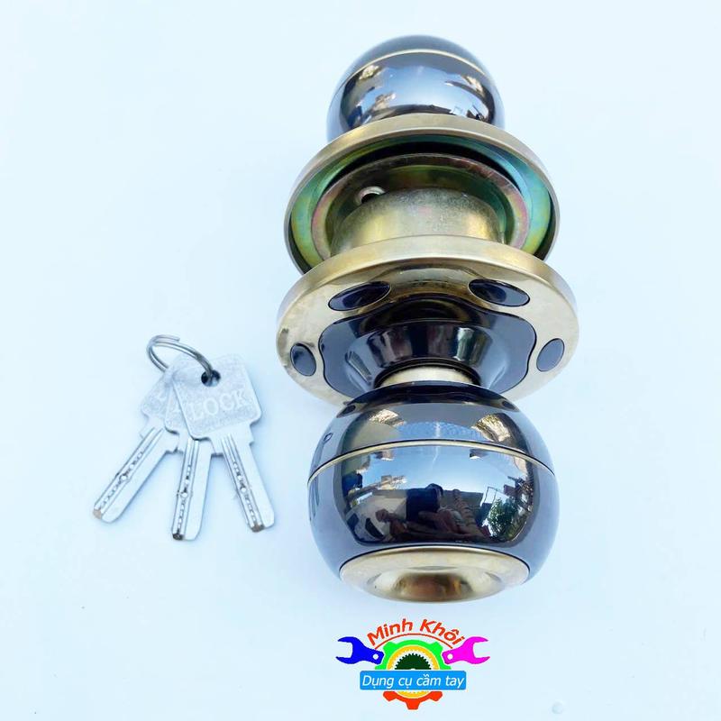 ổ khoá tay nắm tròn cao cấp,ổ khoá quả đấm vàng đen chấm bi.chuyên dùng cho cửa phòng,cửa vệ sinh. mẫu mã sang trọng