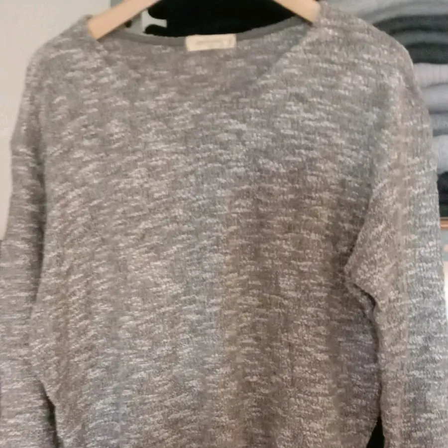 batwing abu abu Santai