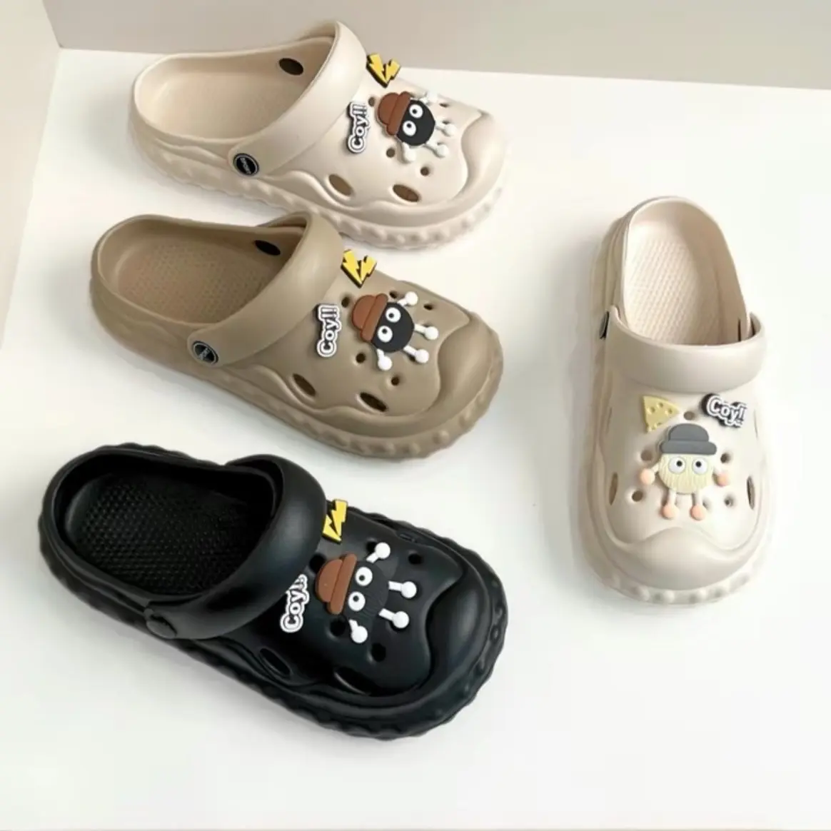 Dép Cross,dép sục nữ gắn sticker Bánh Than.Êm chân đi 4 mùa DéP Shoes