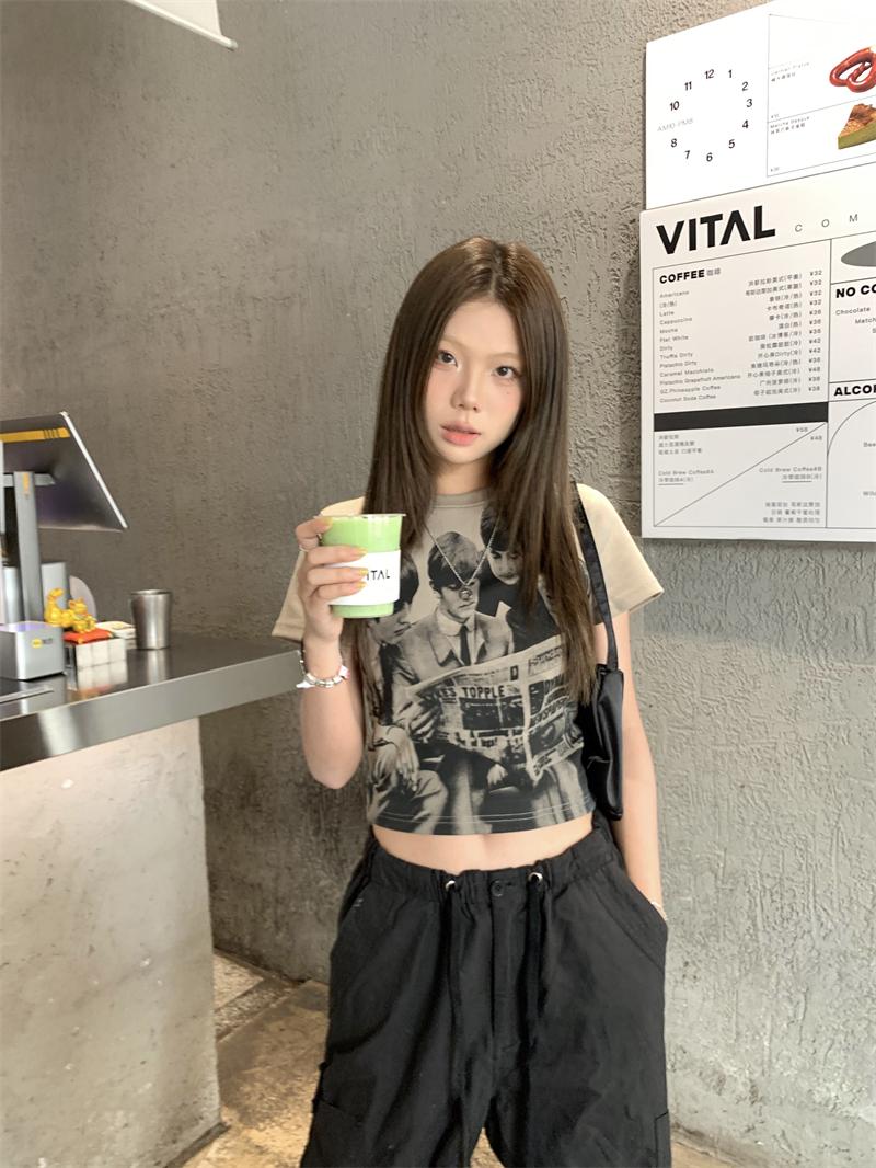 Product Introduction of Round Neck Short Sleeve T-Shirt Summer New Slim Fit Flattering Versatile Short Top Casual Women's Fashion Versatile Personality Hot Girl Korean Style Clothing 11