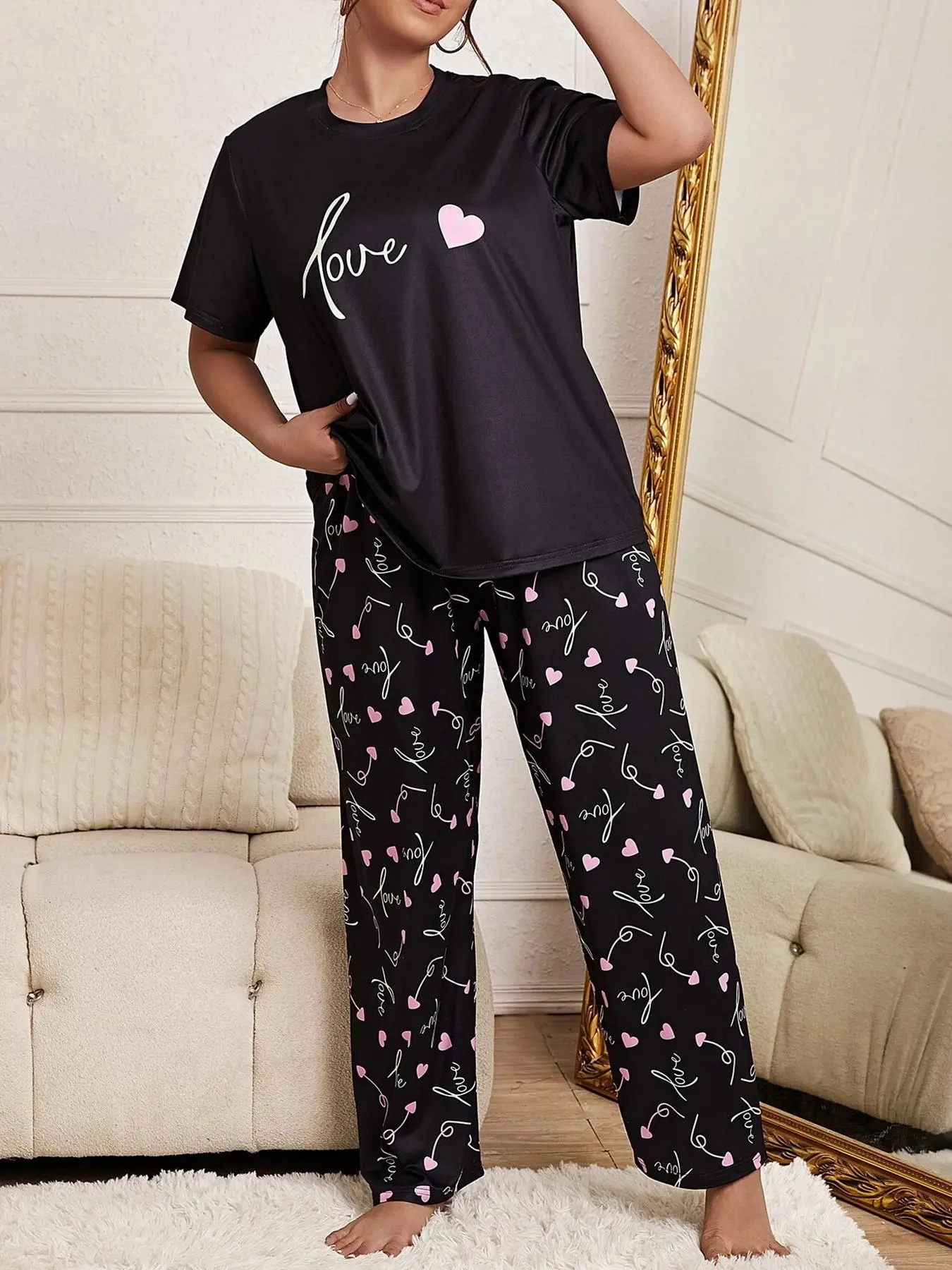 【Plus Size】 Heart & Letter Print Tee & Pants Pyjama Two-piece Set, Casual Comfy Round Neck Short Sleeve T-shirt & Trousers Pj Set, Women's Sleepwear for Fall & Winter