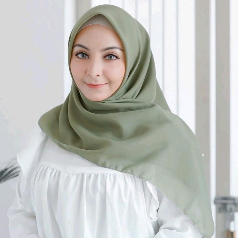 Jilbab Kerudung Muslim Segi Empat Bella Square Pollycotton Premium Nyaman Lembut - Polycotton, Cantik 2