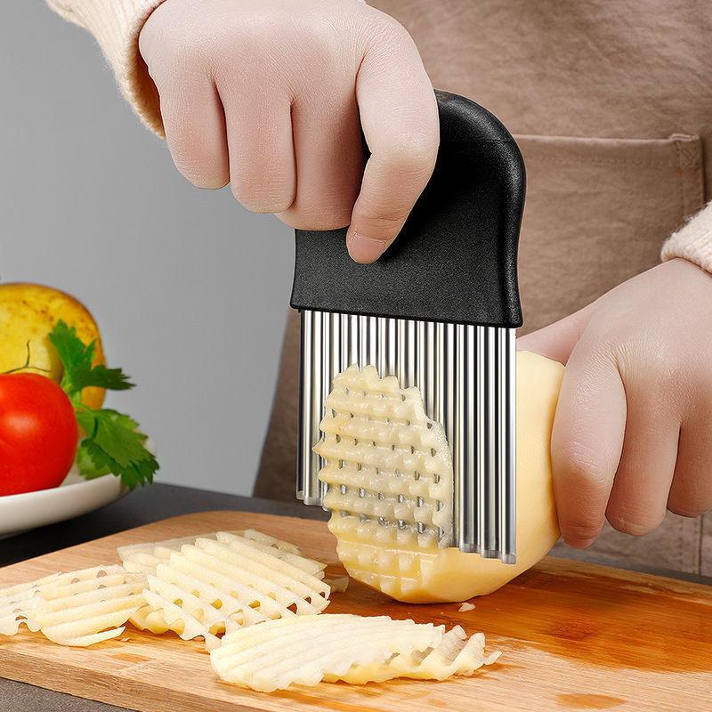 Product Introduction of Stainless Steel Wave Knife Potato Cutting French Fry Knife Kitchen Cutter Wolf Fang Tool Potato Knife for Cutting Vegetables 6